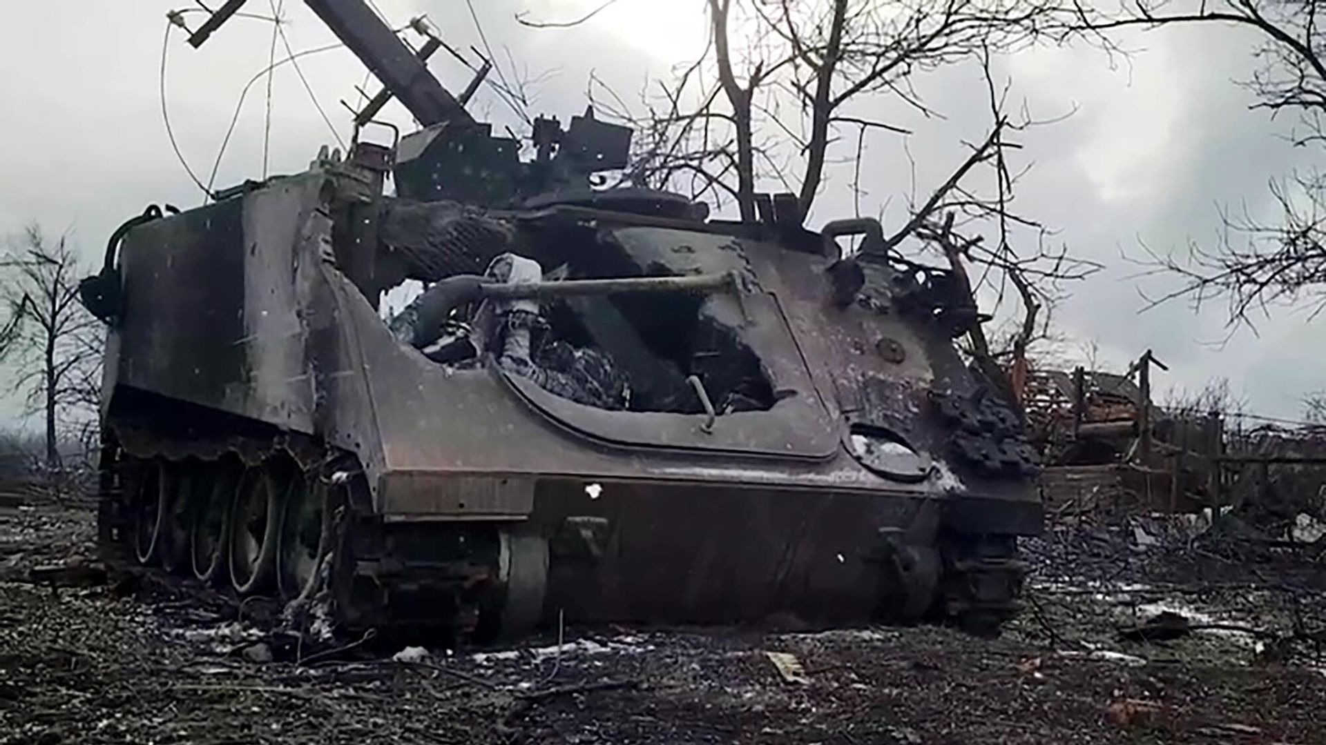 Американский бронетранспортер М113, брошенный украинскими военными в Авдеевке Американский бронетранспортер М113, брошенный украинскими военными в Авдеевке - РИА Новости, 1920, 07.03.2024