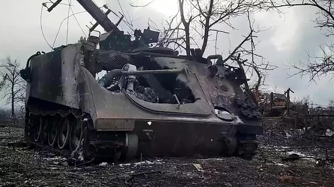 Бронетранспортер М113, брошенный украинскими военными в Авдеевке