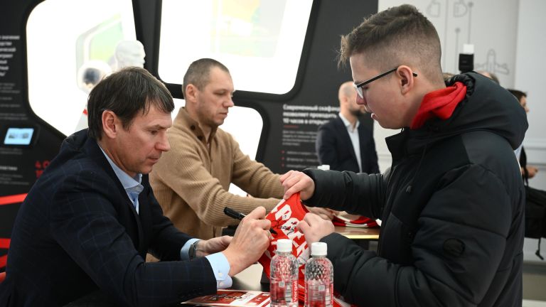 Автограф-сессия с легендами Спартака Автограф-сессия с легендами Спартака