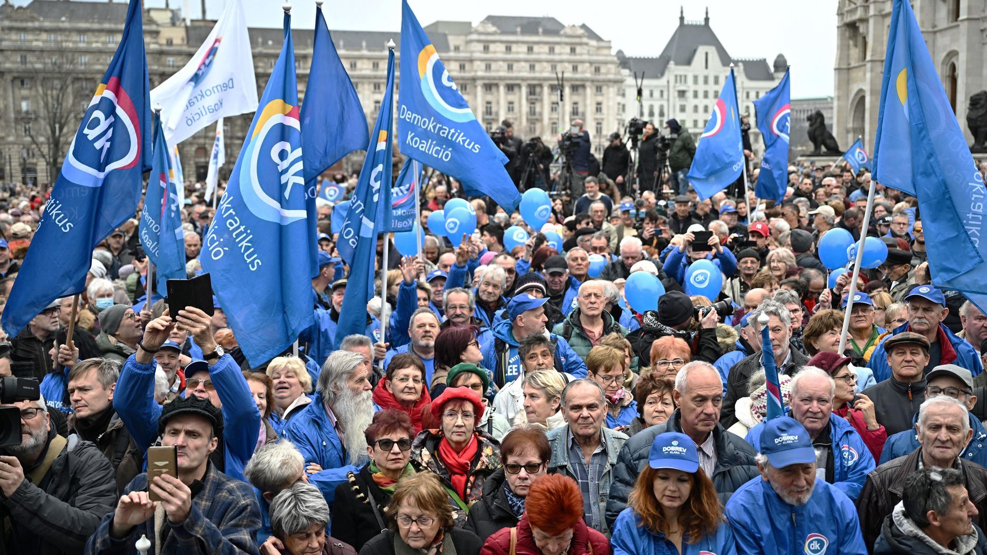 Участники акции протеста с требованием прямых президентских выборов в Будапеште, Венгрия Участники акции протеста с требованием прямых президентских выборов в Будапеште, Венгрия - РИА Новости, 1920, 25.02.2024