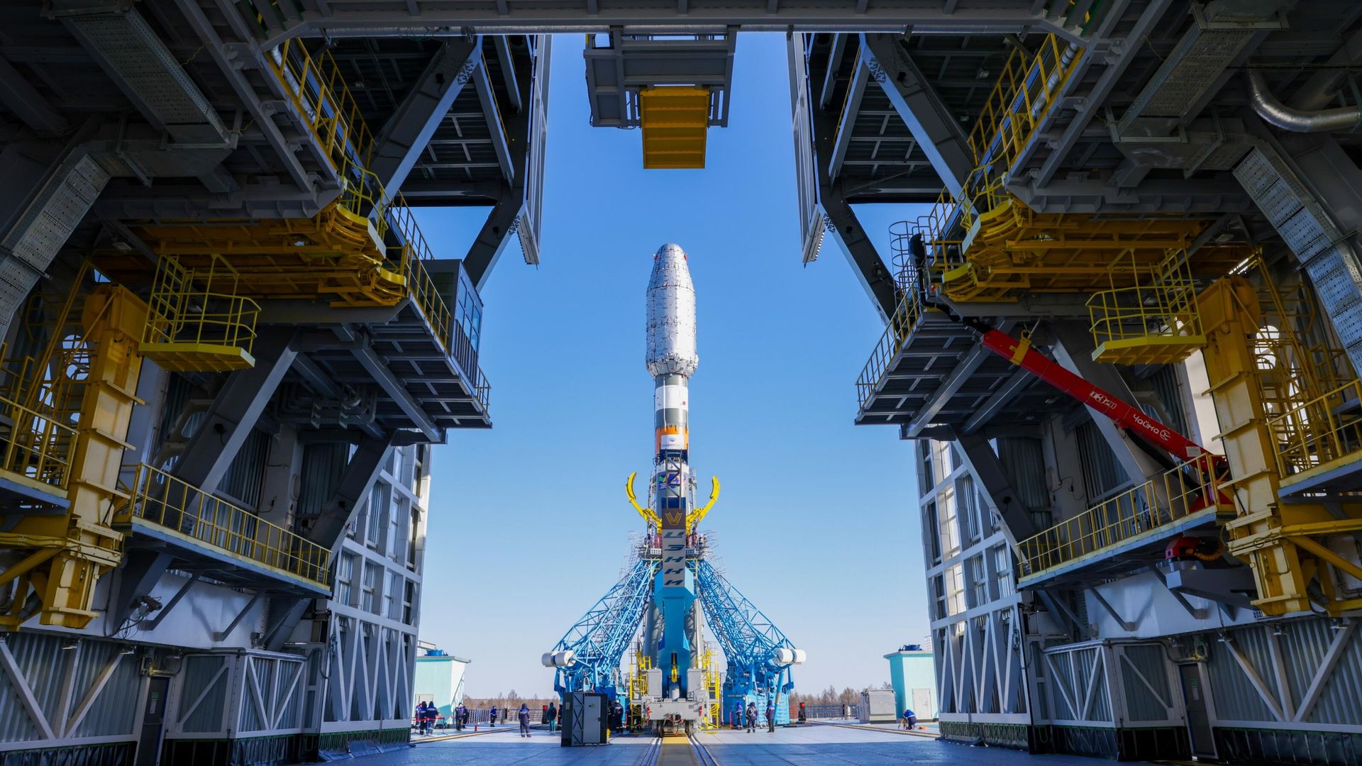 Транспортировка ракеты Союз-2.1б с гидрометеорологическим космическим аппаратом Метеор-М и 18 российскими и зарубежными попутными малыми спутниками на стартовый комплекс космодрома Восточный Транспортировка ракеты Союз-2.1б с гидрометеорологическим космическим аппаратом Метеор-М и 18 российскими и зарубежными попутными малыми спутниками на стартовый комплекс космодрома Восточный - РИА Новости, 1920, 29.02.2024