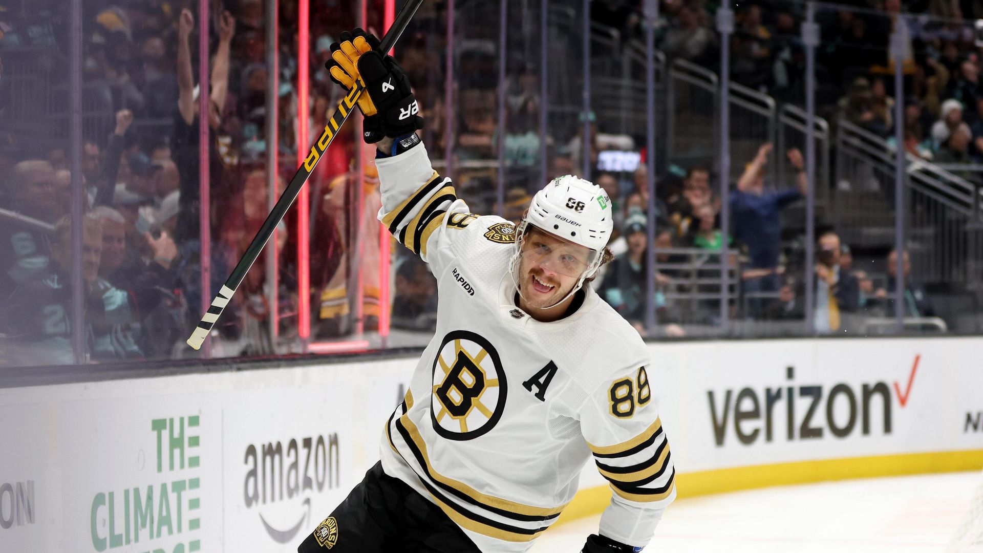Хоккеист Бостон Брюинз Давид Пастрняк Хоккеист Бостон Брюинз Давид Пастрняк - РИА Новости, 1920, 02.12.2024
