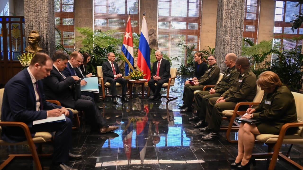 Встреча секретаря Совета безопасности России Николая Патрушева и Президента Кубы Мигеля Диас-Канеля в Гаване Встреча секретаря Совета безопасности России Николая Патрушева и Президента Кубы Мигеля Диас-Канеля в Гаване - РИА Новости, 1920, 27.02.2024