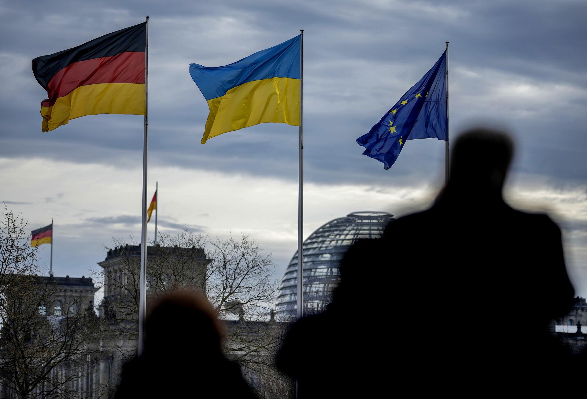 Флаги Германии, Украины и ЕС в Берлине Флаги Германии, Украины и ЕС в Берлине - РИА Новости, 1920, 27.08.2024
