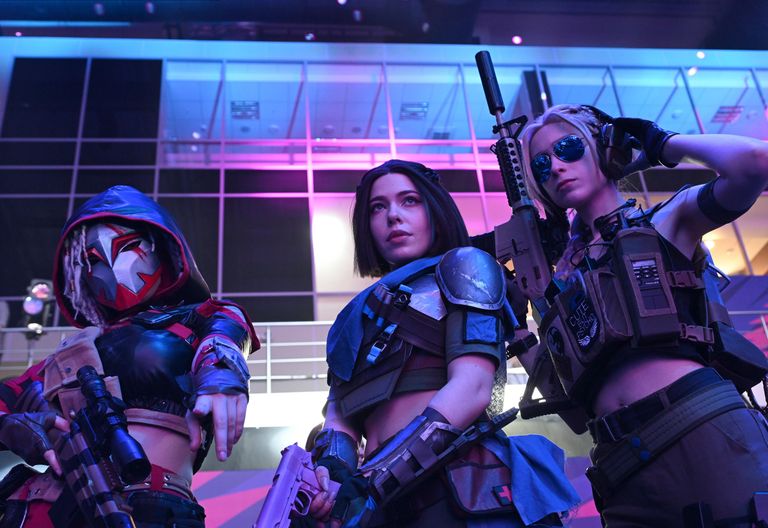 Косплеерши на соревнованиях по Warface + Лазертаг Игр Будущего в Казани Косплеерши на соревнованиях по Warface + Лазертаг Игр Будущего в Казани