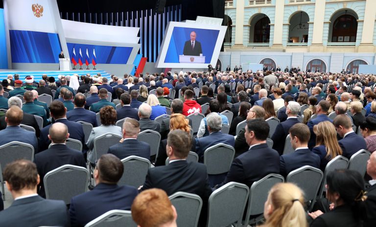 Президент РФ Владимир Путин выступает с ежегодным посланием к Федеральному собранию