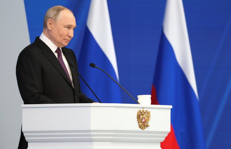 Президент РФ Владимир Путин выступает с ежегодным посланием к Федеральному Собранию