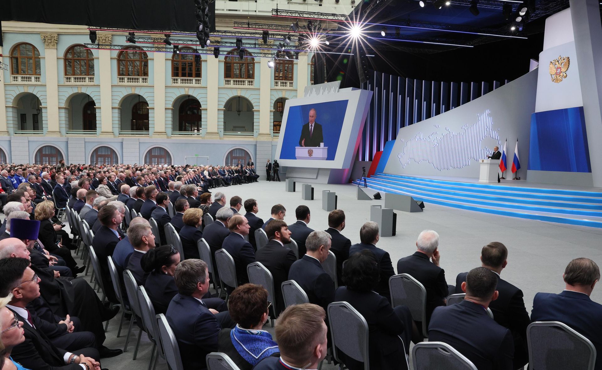 Президент РФ Владимир Путин выступает с ежегодным посланием к Федеральному собранию Президент РФ Владимир Путин выступает с ежегодным посланием к Федеральному собранию - РИА Новости, 1920, 29.02.2024