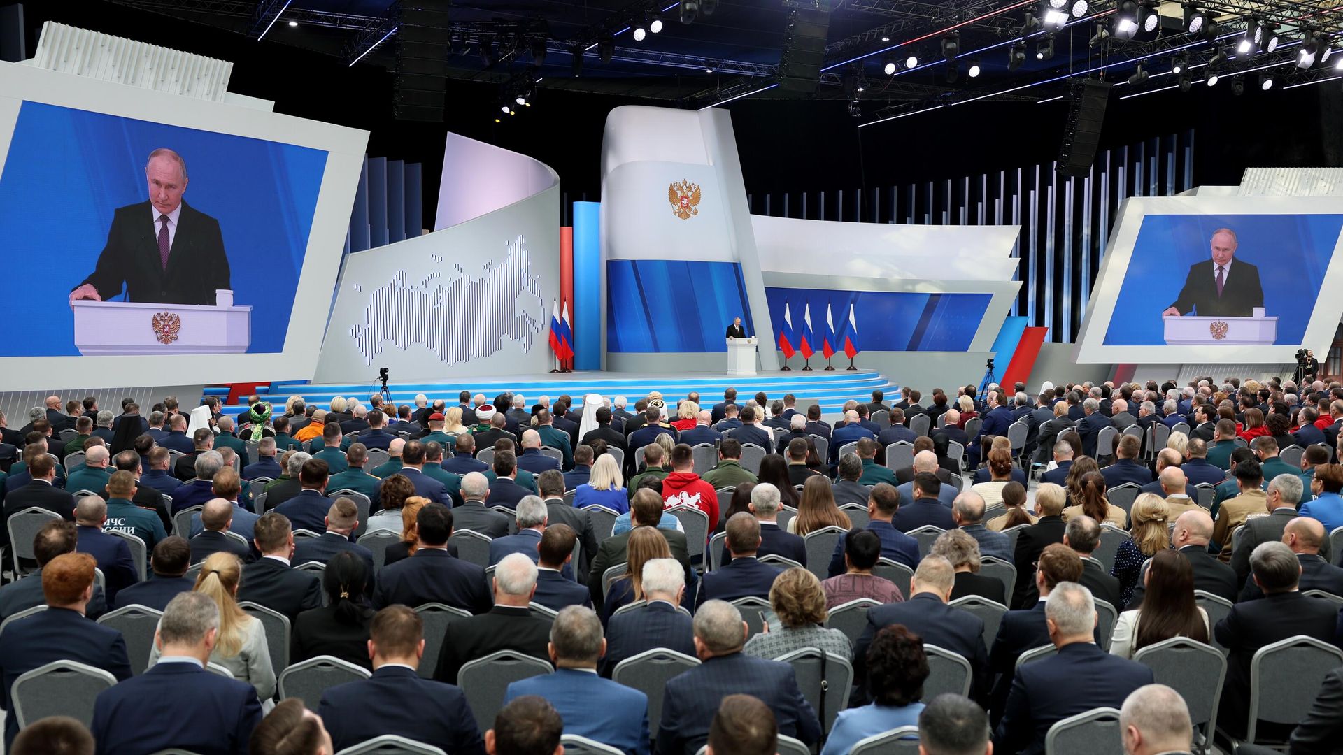 Президент РФ Владимир Путин выступает с посланием Федеральному собранию Президент РФ Владимир Путин выступает с посланием Федеральному собранию - РИА Новости, 1920, 01.03.2024