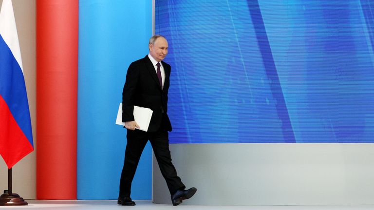 Президент РФ Владимир Путин перед выступлением с ежегодным посланием к Федеральному Собранию Президент РФ Владимир Путин перед выступлением с ежегодным посланием к Федеральному Собранию