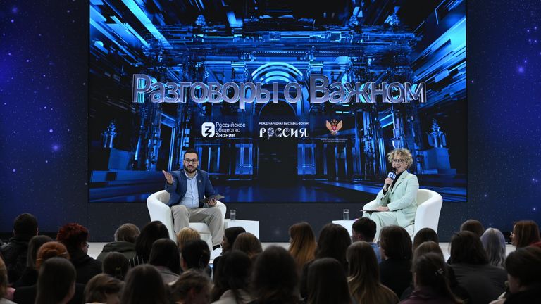 Разговоры о важном с Яной Чуриковой, павильон №34 Российский космос: создавая будущее Разговоры о важном с Яной Чуриковой, павильон №34 Российский космос: создавая будущее