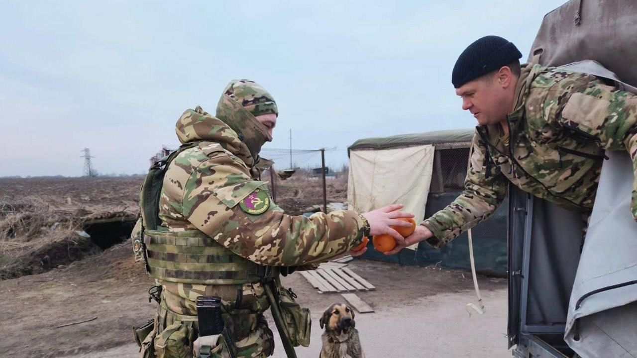 Передача гуманитарной помощи бойцам СВО от казаков Кубани Передача гуманитарной помощи бойцам СВО от казаков Кубани - РИА Новости, 1920, 01.03.2024