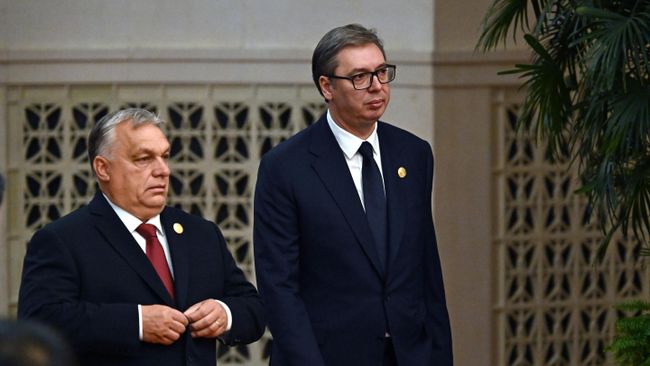 Премьер-министр Венгрии Виктор Орбан (слева) и президент Сербии Александр Вучич