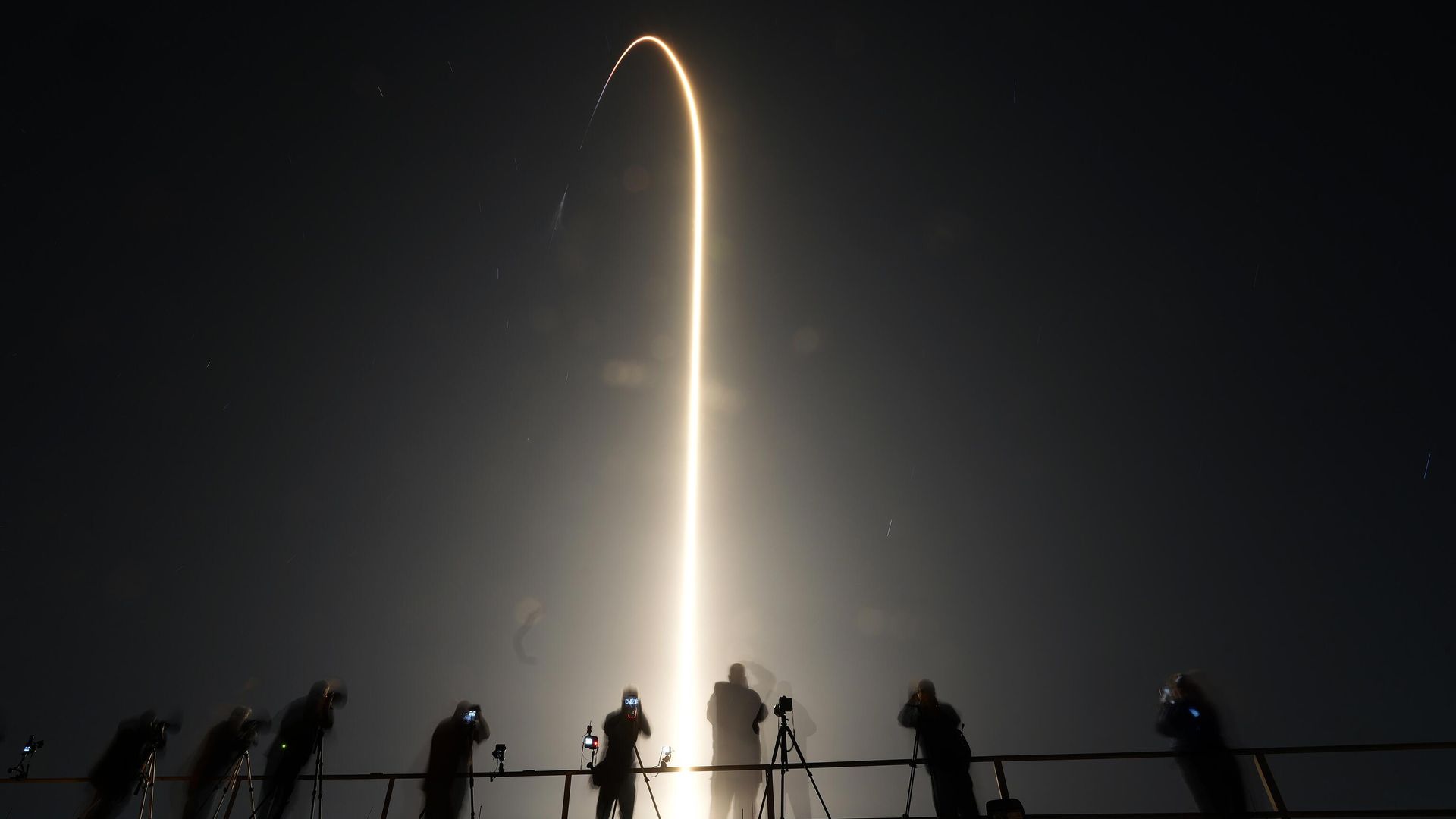 Ракета-носитель Falcon 9 стартовала во Флориде с космическим кораблем Crew Dragon с международным экипажем Crew 8 на МКС - РИА Новости, 1920, 24.09.2024