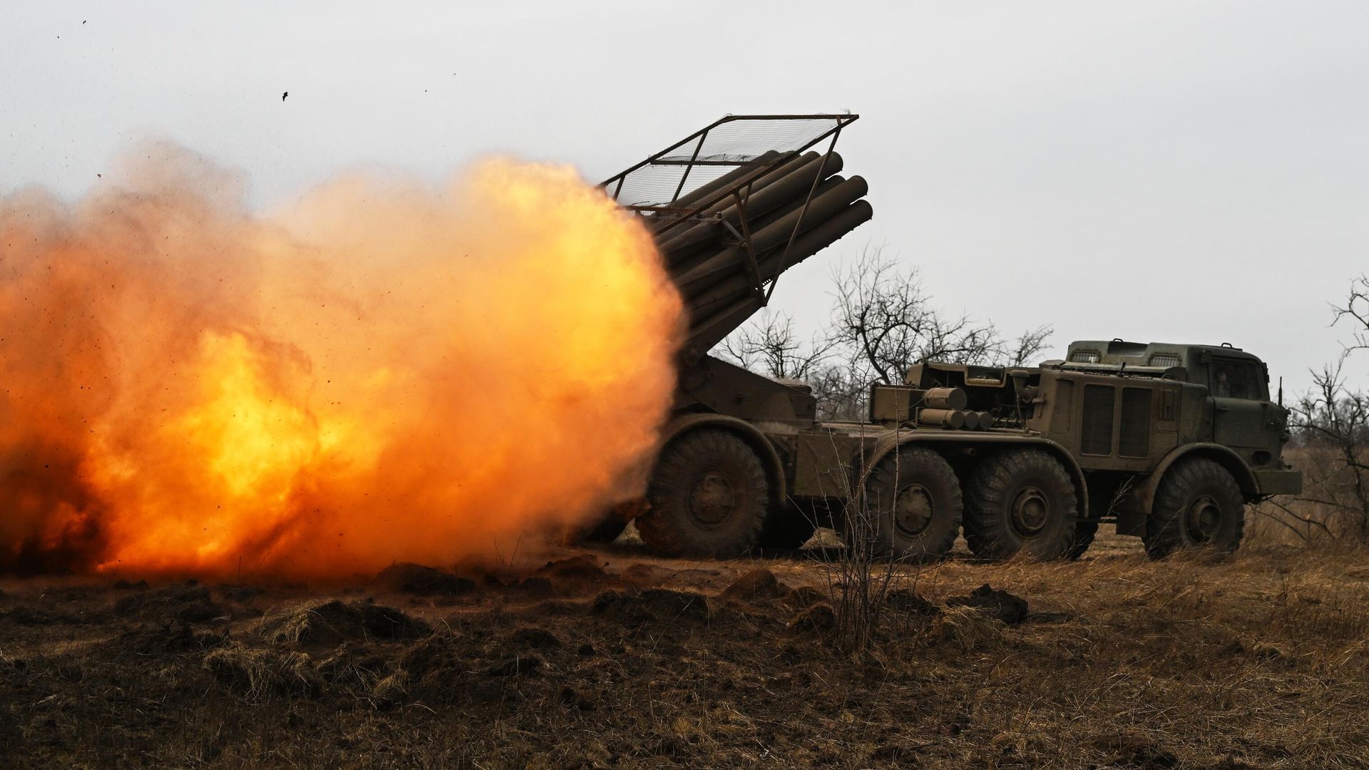 РСЗО 9К57 Ураган Центрального военного округа работает по позициям ВСУ РСЗО 9К57 Ураган Центрального военного округа работает по позициям ВСУ - РИА Новости, 1920, 19.10.2024