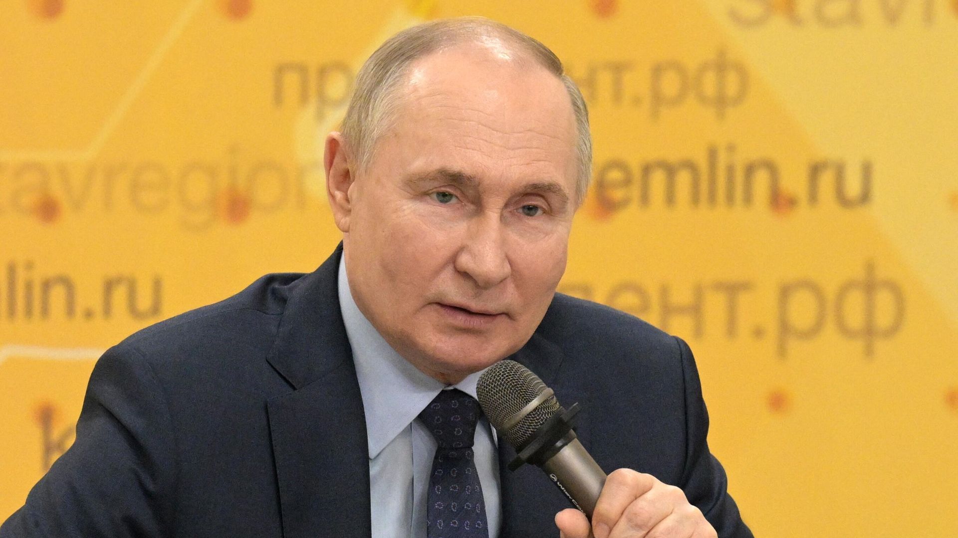 Владимир Путин во время встречи с представителями агропромышленного комплекса в Ставрополе Владимир Путин во время встречи с представителями агропромышленного комплекса в Ставрополе - РИА Новости, 1920, 05.03.2024