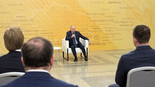 Владимир Путин во время встречи с представителями агропромышленного комплекса в Ставрополе