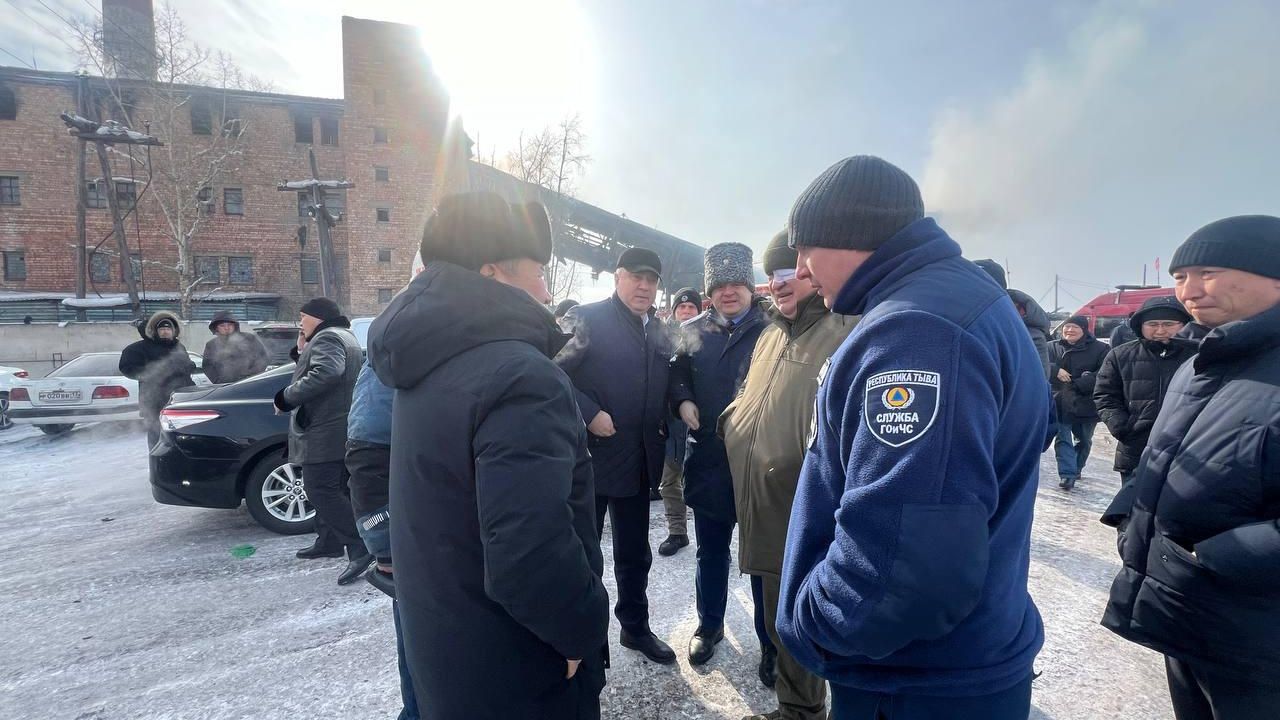 Глава республики Тыва Владислав Ховалыг на месте пожара на Шагонарской ТЭЦ Глава республики Тыва Владислав Ховалыг на месте пожара на Шагонарской ТЭЦ - РИА Новости, 1920, 06.03.2024