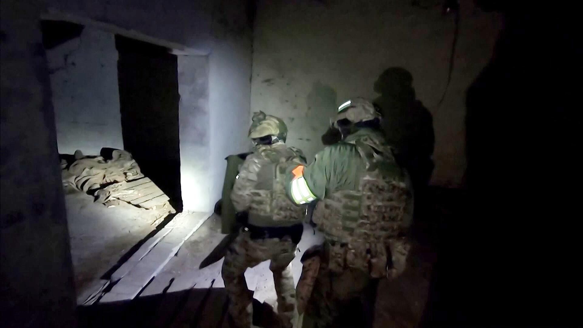 Кадр видео ликвидации гражданина республики Беларусь, готовившего теракт в Карелии Кадр видео ликвидации гражданина республики Беларусь, готовившего теракт в Карелии - РИА Новости, 1920, 07.03.2024