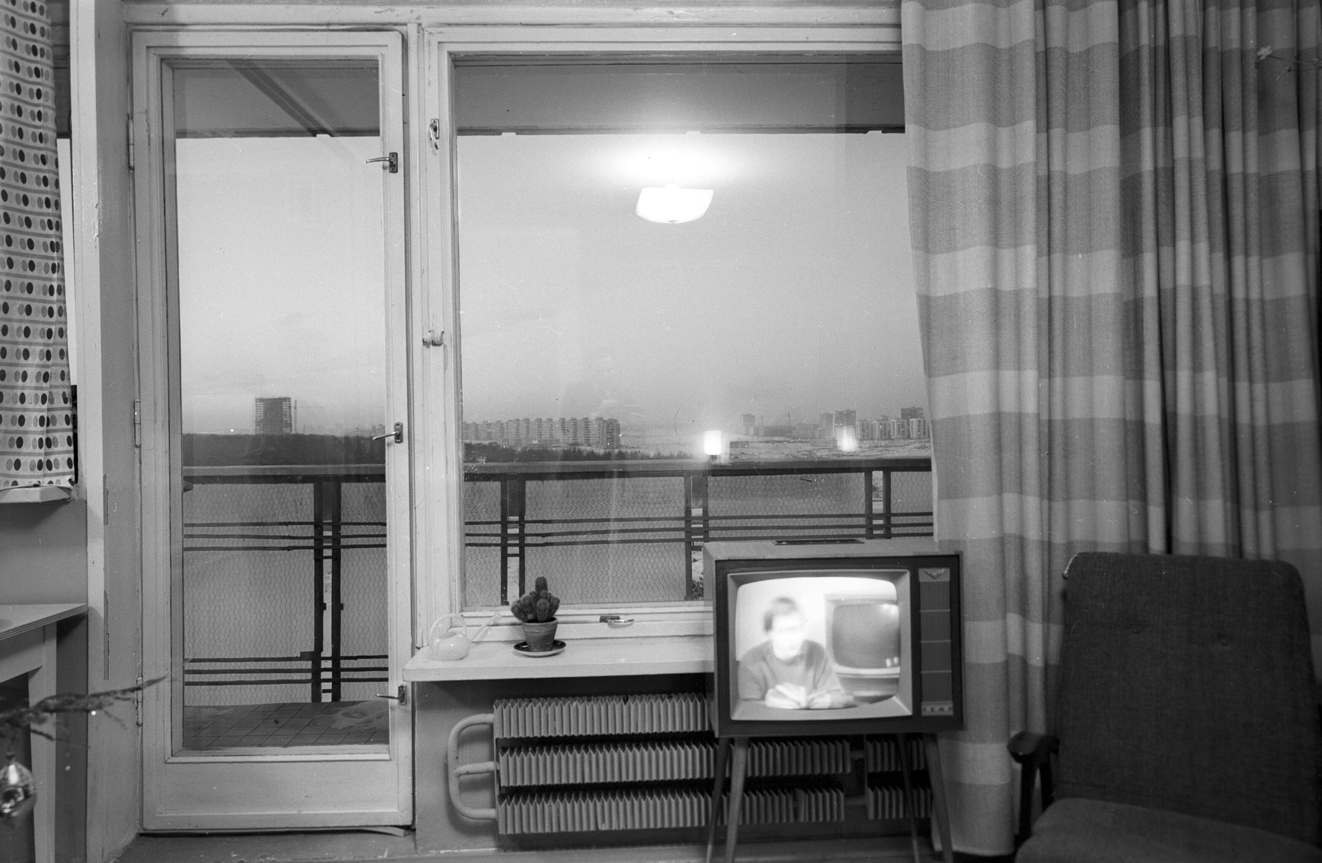 Интерьер квартиры жилого дома Интерьер квартиры жилого дома - РИА Новости, 1920, 07.03.2024
