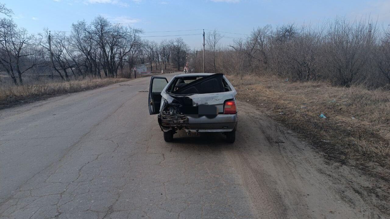 Автомобиль, поврежденный в результате атаки БПЛА в Калининском районе Горловки. 9 марта 2024 Автомобиль, поврежденный в результате атаки БПЛА в Калининском районе Горловки. 9 марта 2024 - РИА Новости, 1920, 09.03.2024