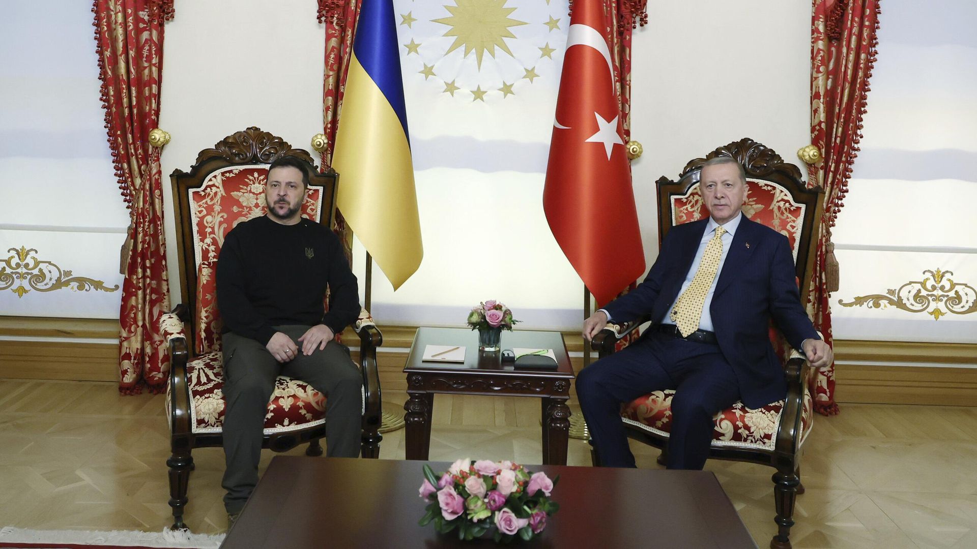 Президент Украины Владимир Зеленский и Президент Турции Реджеп Тайип Эрдоган во время их встречи во дворце Долмабахче в Стамбуле. 8 марта 2024 Президент Украины Владимир Зеленский и Президент Турции Реджеп Тайип Эрдоган во время их встречи во дворце Долмабахче в Стамбуле. 8 марта 2024 - РИА Новости, 1920, 09.03.2024