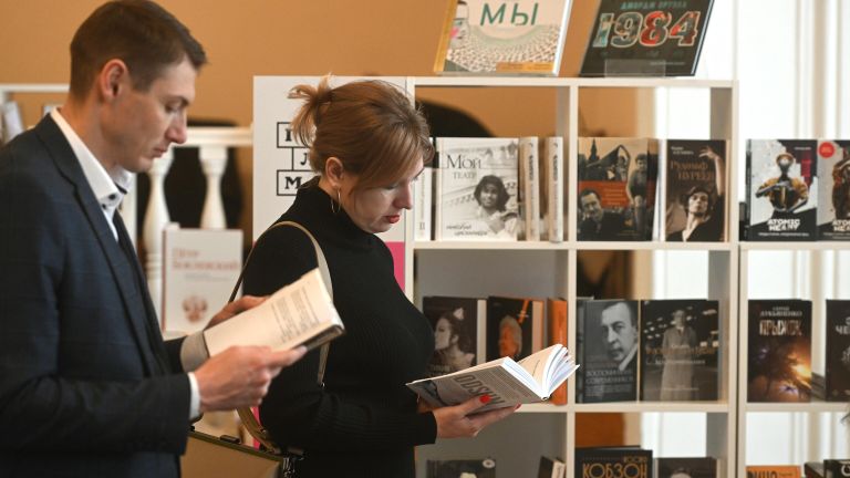 Книжная ярмарка в рамках фестиваля Самая читающая Книжная ярмарка в рамках фестиваля Самая читающая