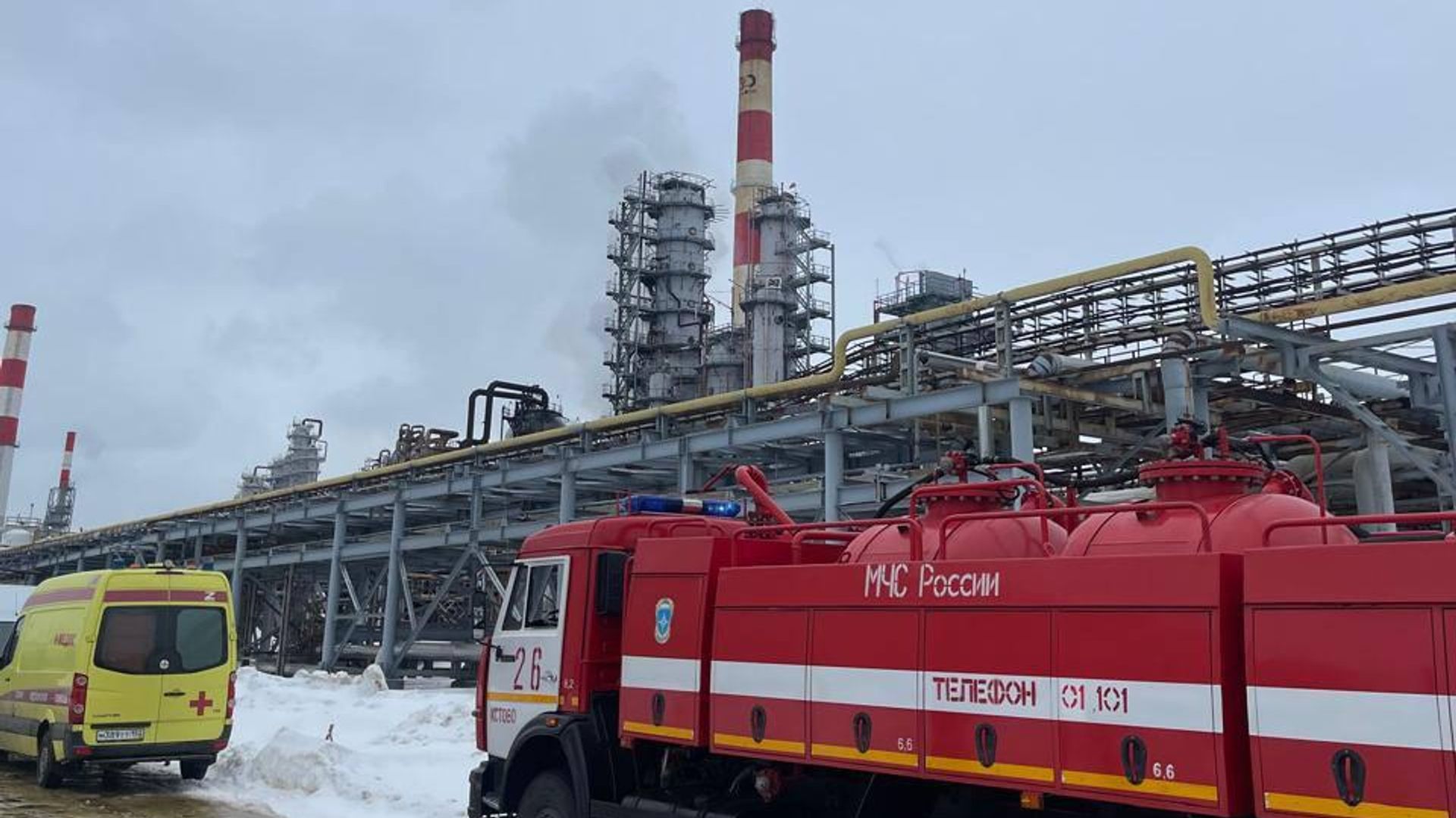 Объект топливно-энергетического комплекса в Кстовской промзоне в Нижегородской области после атаки беспилотника Объект топливно-энергетического комплекса в Кстовской промзоне в Нижегородской области после атаки беспилотника - РИА Новости, 1920, 13.03.2024