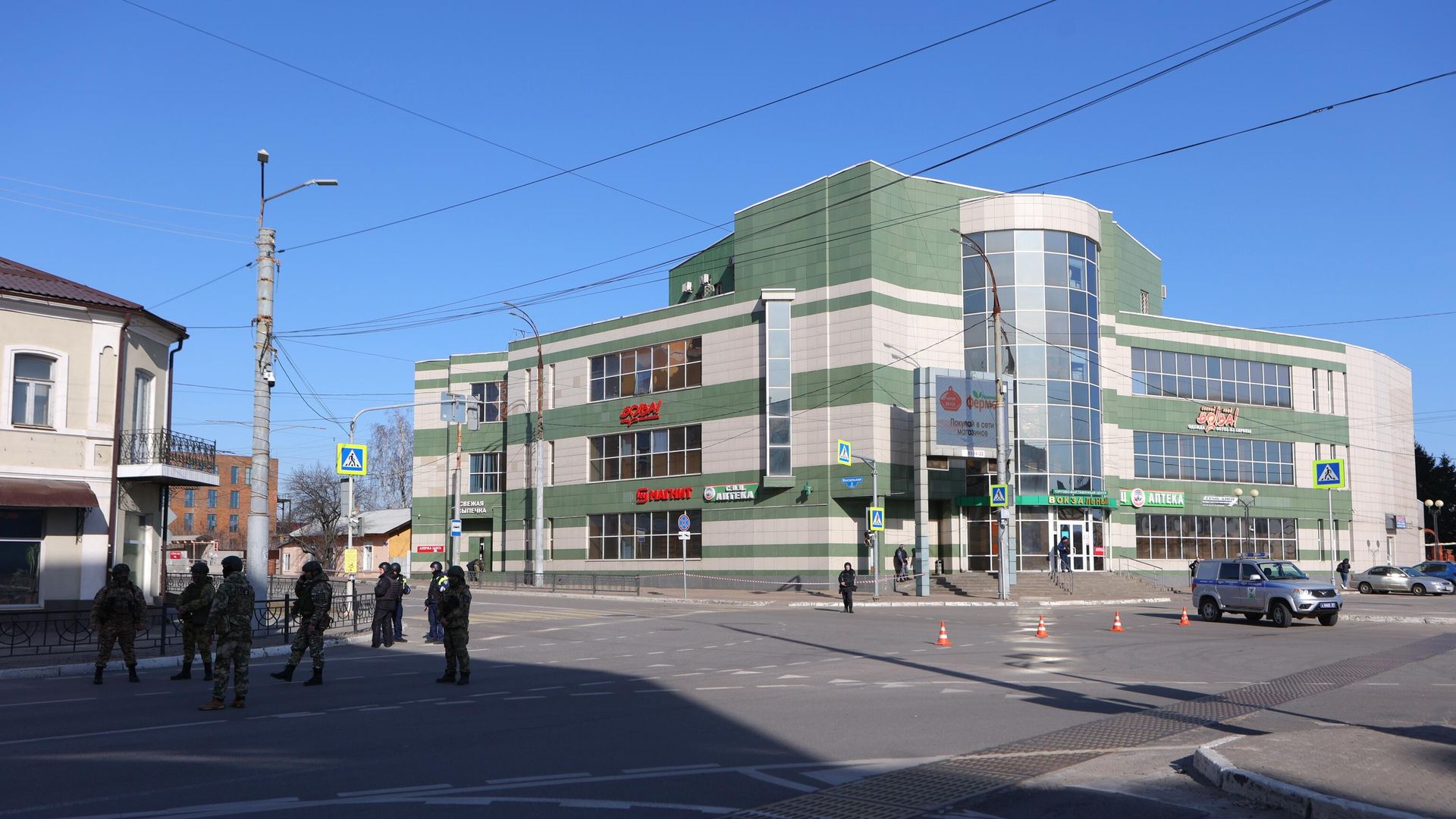 Торговый центр, на крышу которого упал беспилотник в Белгороде Торговый центр, на крышу которого упал беспилотник в Белгороде - РИА Новости, 1920, 29.03.2024