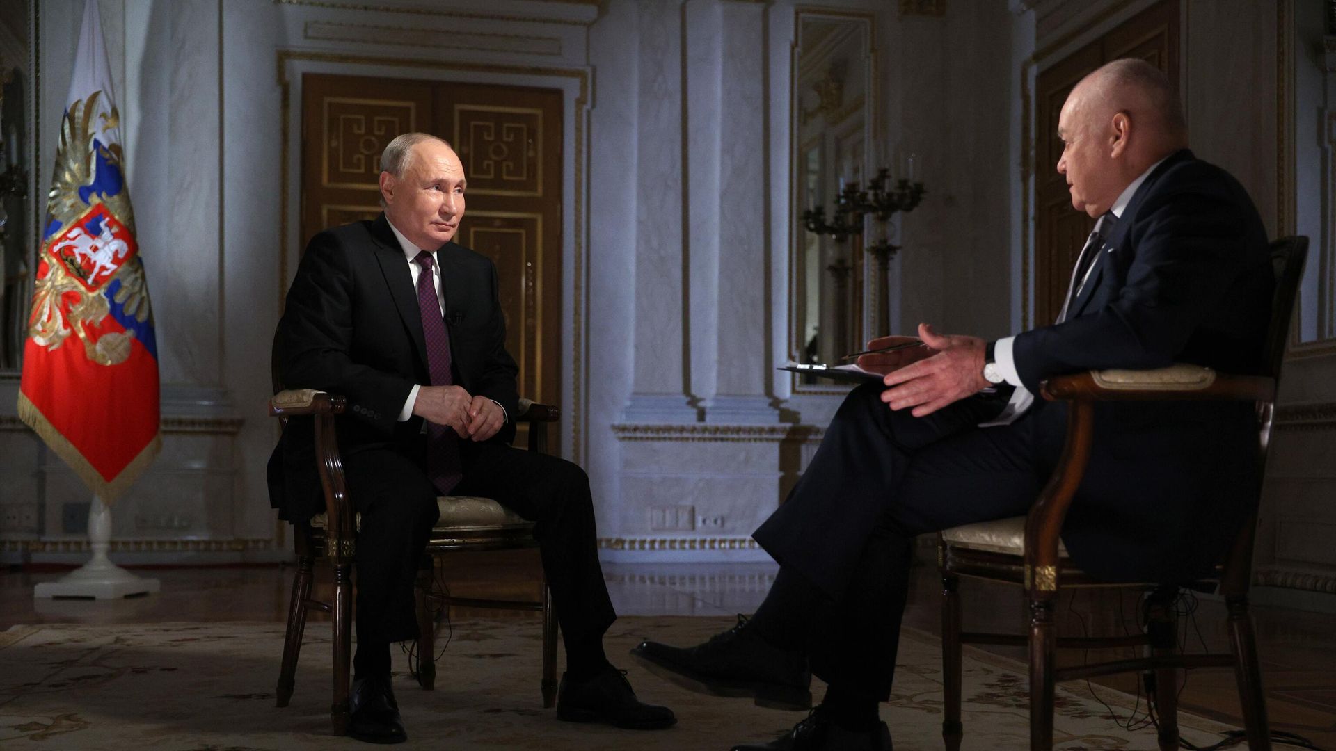Президент РФ Владимир Путин во время интервью генеральному директору медиагруппы Россия сегодня Дмитрию Киселеву в Москве Президент РФ Владимир Путин во время интервью генеральному директору медиагруппы Россия сегодня Дмитрию Киселеву в Москве - РИА Новости, 1920, 13.03.2024