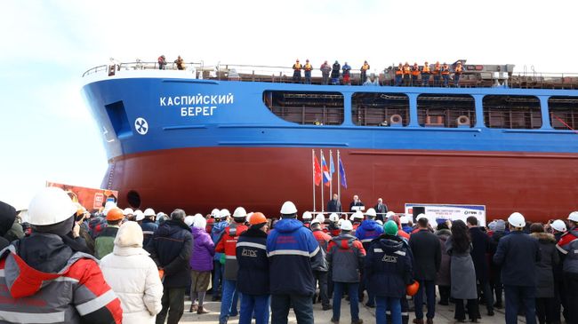 Новый сухогруз спустили на воду на астраханском судостроительном заводе