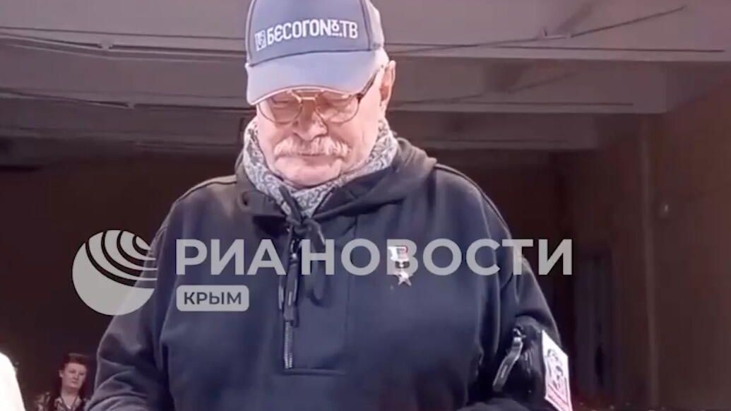 Кинорежиссер Никита Михалков проголосовал в Симферополе на выборах президента России Кинорежиссер Никита Михалков проголосовал в Симферополе на выборах президента России - РИА Новости, 1920, 16.03.2024