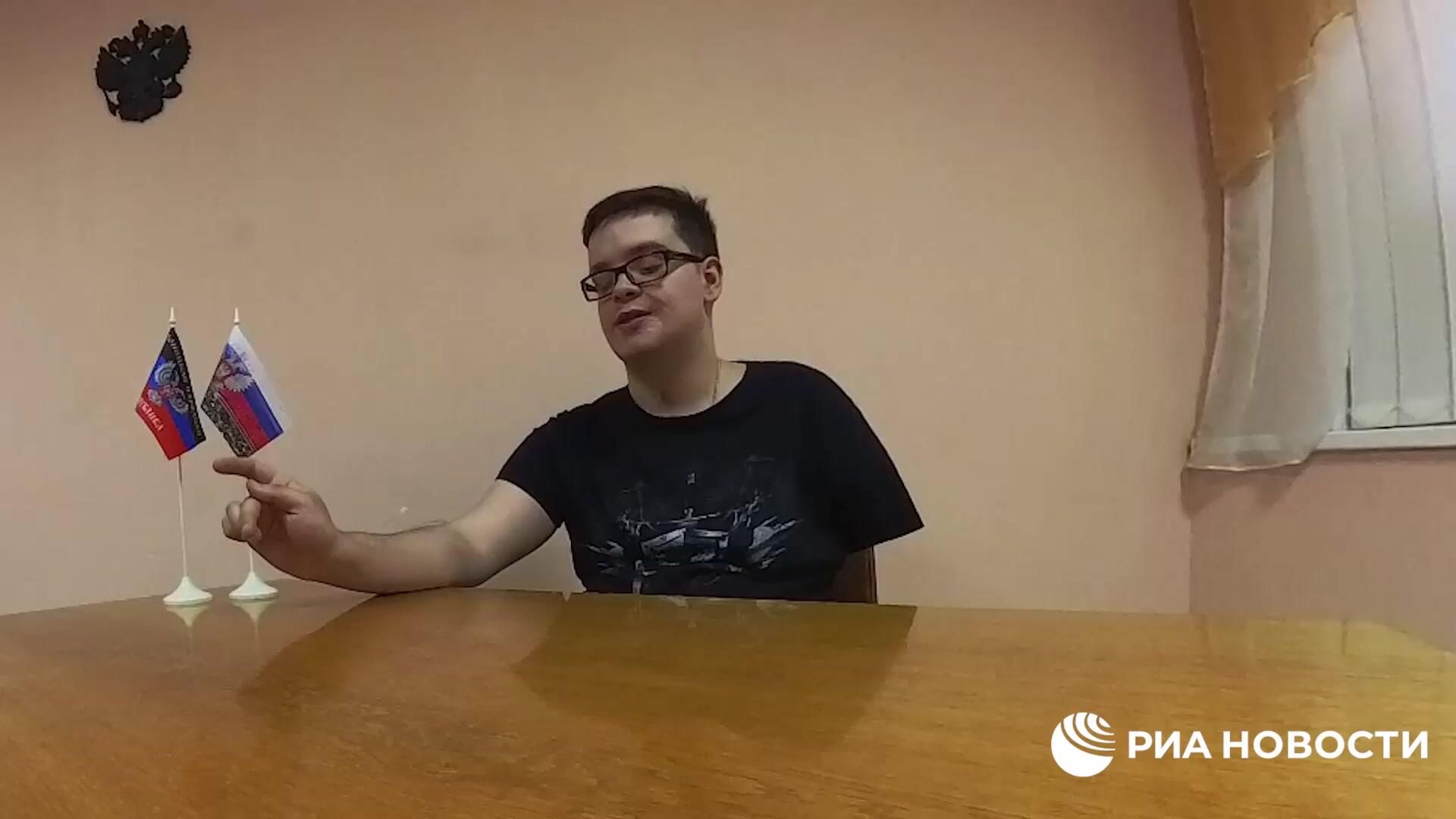 Ветеран СВО из Горловки о шантаже со стороны украинских мошенников Ветеран СВО из Горловки о шантаже со стороны украинских мошенников - РИА Новости, 1920, 16.03.2024