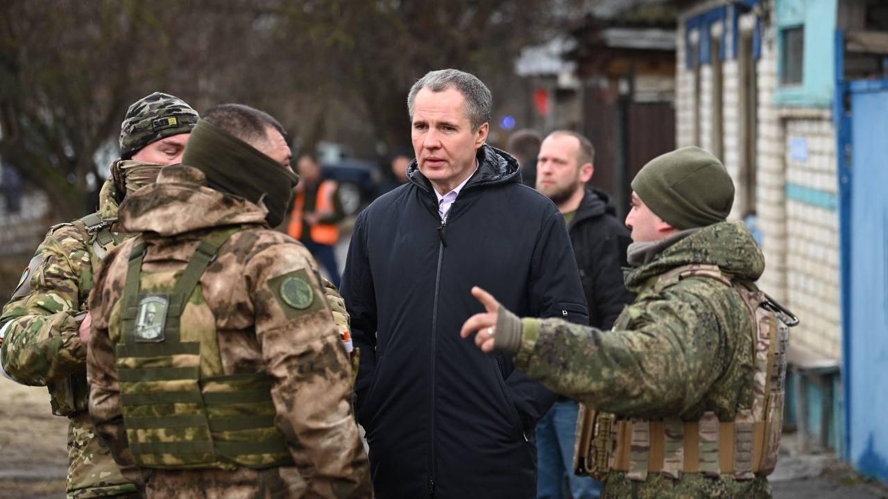 Губернатор Белгородской области Вячеслав Гладков на месте обстрела Белгорода Губернатор Белгородской области Вячеслав Гладков на месте обстрела Белгорода - РИА Новости, 1920, 17.03.2024