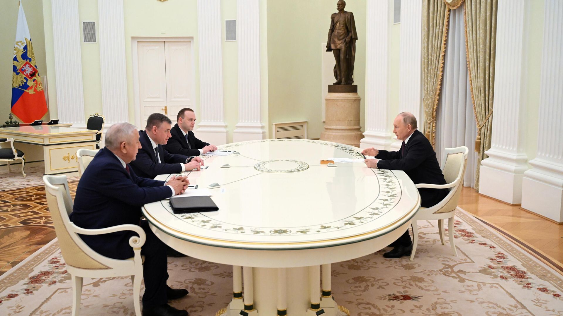 Владимир Путин встречается с кандидатами в президенты Владимир Путин встречается с кандидатами в президенты - РИА Новости, 1920, 18.03.2024