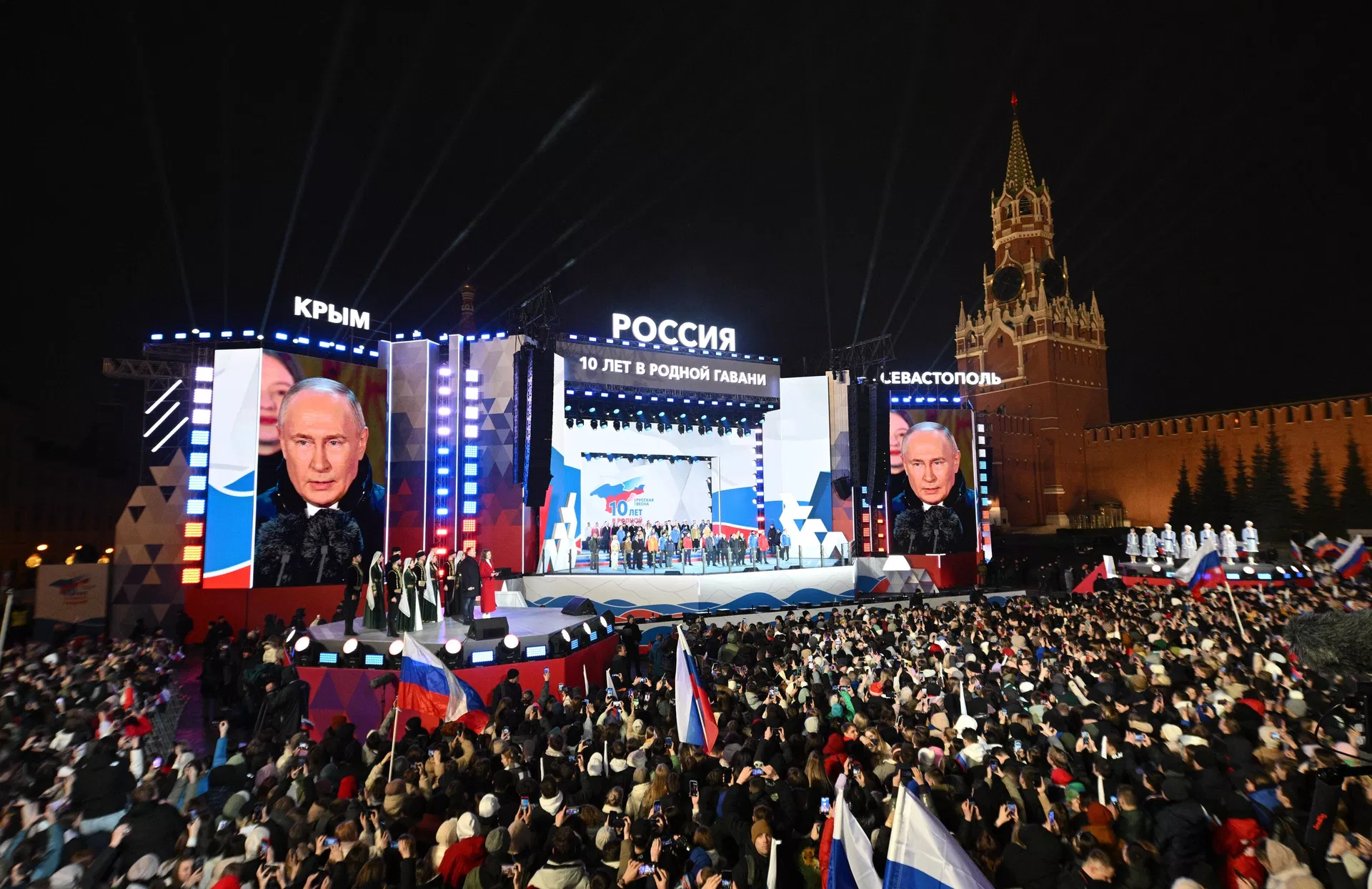 Президент РФ Владимир Путин на митинг-концерте на Красной площади в Москве, посвященном десятилетию воссоединения Крыма с Россией Президент РФ Владимир Путин на митинг-концерте на Красной площади в Москве, посвященном десятилетию воссоединения Крыма с Россией - РИА Новости, 1920, 25.08.2025
