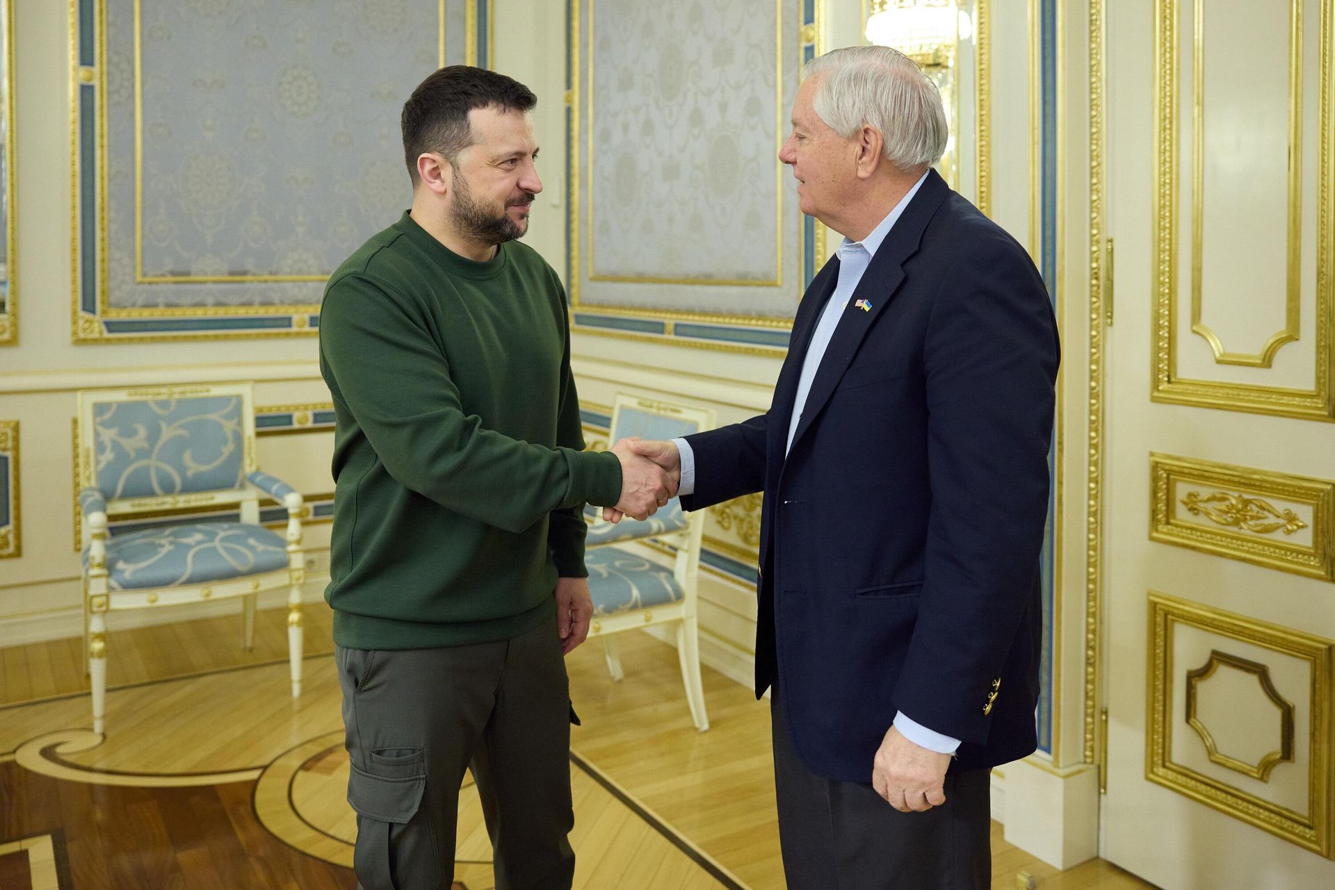 Президент Украины Владимир Зеленский и сенатор США Линдси Грэм* во время встречи в Киеве Президент Украины Владимир Зеленский и сенатор США Линдси Грэм* во время встречи в Киеве - РИА Новости, 1920, 13.07.2026