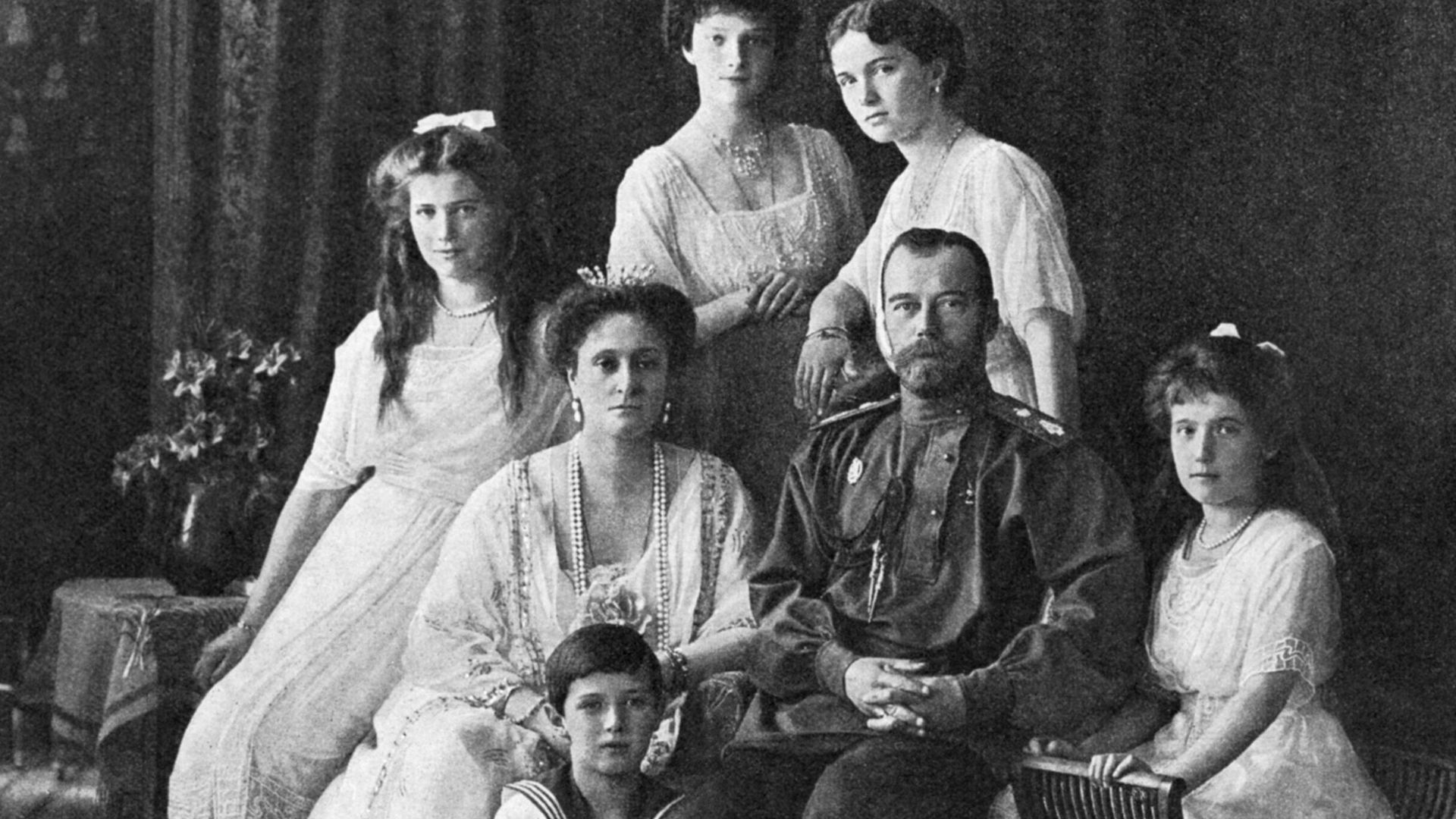Российский император Николай II, императрица Александра Федоровна, великие княжны Ольга, Татьяна, Мария, Анастасия и цесаревич Алексей Российский император Николай II, императрица Александра Федоровна, великие княжны Ольга, Татьяна, Мария, Анастасия и цесаревич Алексей - РИА Новости, 1920, 23.08.2024