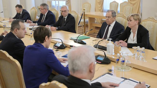 Министр иностранных дел РФ Сергей Лавров и первый вице-премьер, министр иностранных дел Сербии Ивица Дачич во время встречи в Москве. 21 марта 2024