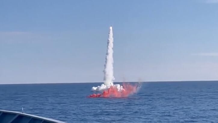 Подводная лодка Волхов Тихоокеанского флота выполнила пуск крылатой ракеты Калибр по береговой цели - РИА Новости, 1920, 04.07.2025