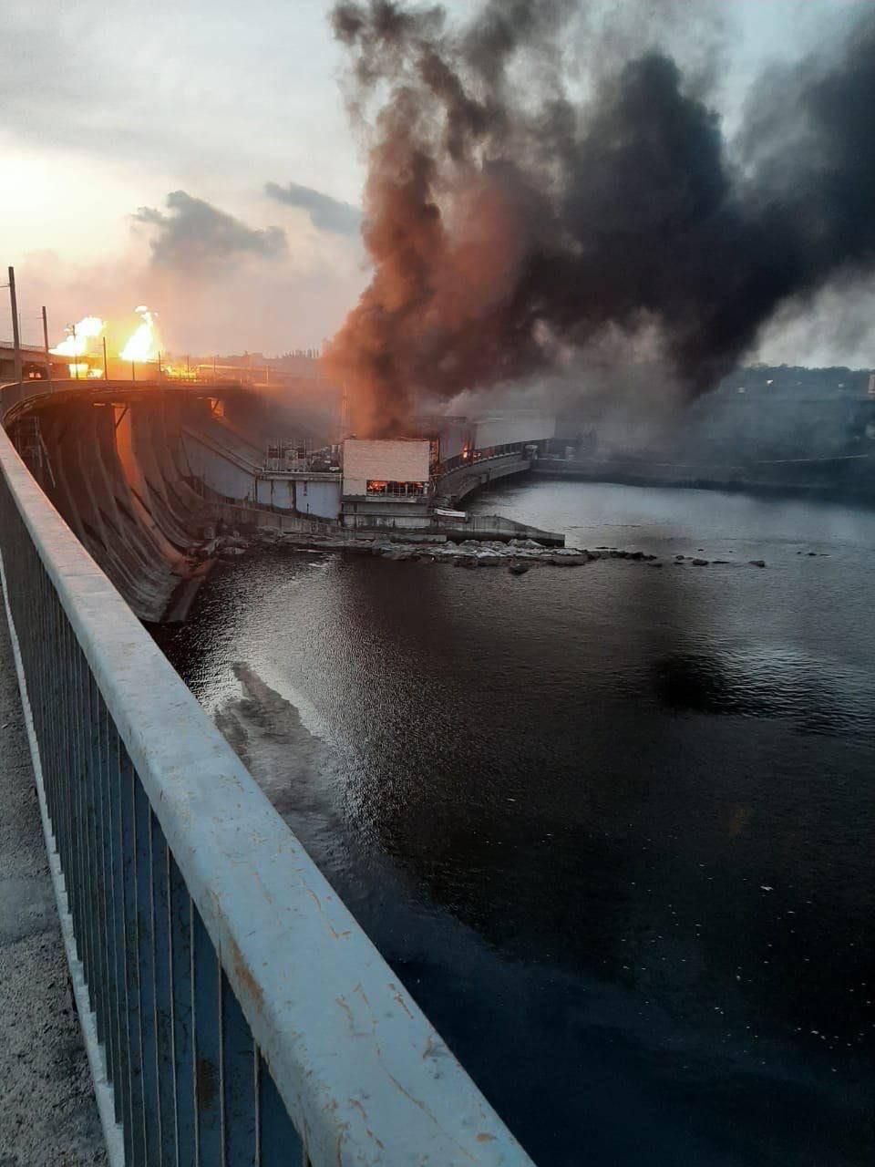 Пожар после удара по ДнепроГЭС Пожар после удара по ДнепроГЭС - РИА Новости, 1920, 04.04.2024