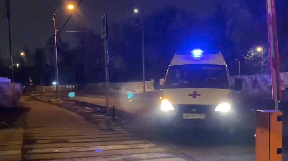 Машина скорой подъезжает к больнице № 67 имени Ворохобова в Москве Машина скорой подъезжает к больнице № 67 имени Ворохобова в Москве - РИА Новости, 1920, 23.03.2024