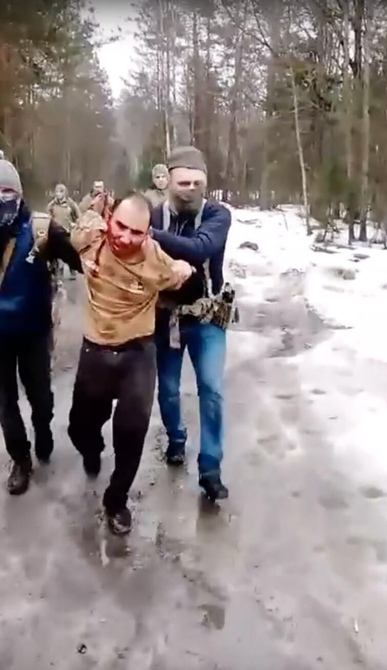 Кадр видео задержания причастного к теракту в Крокусе Кадр видео задержания причастного к теракту в Крокусе - РИА Новости, 1920, 23.03.2024