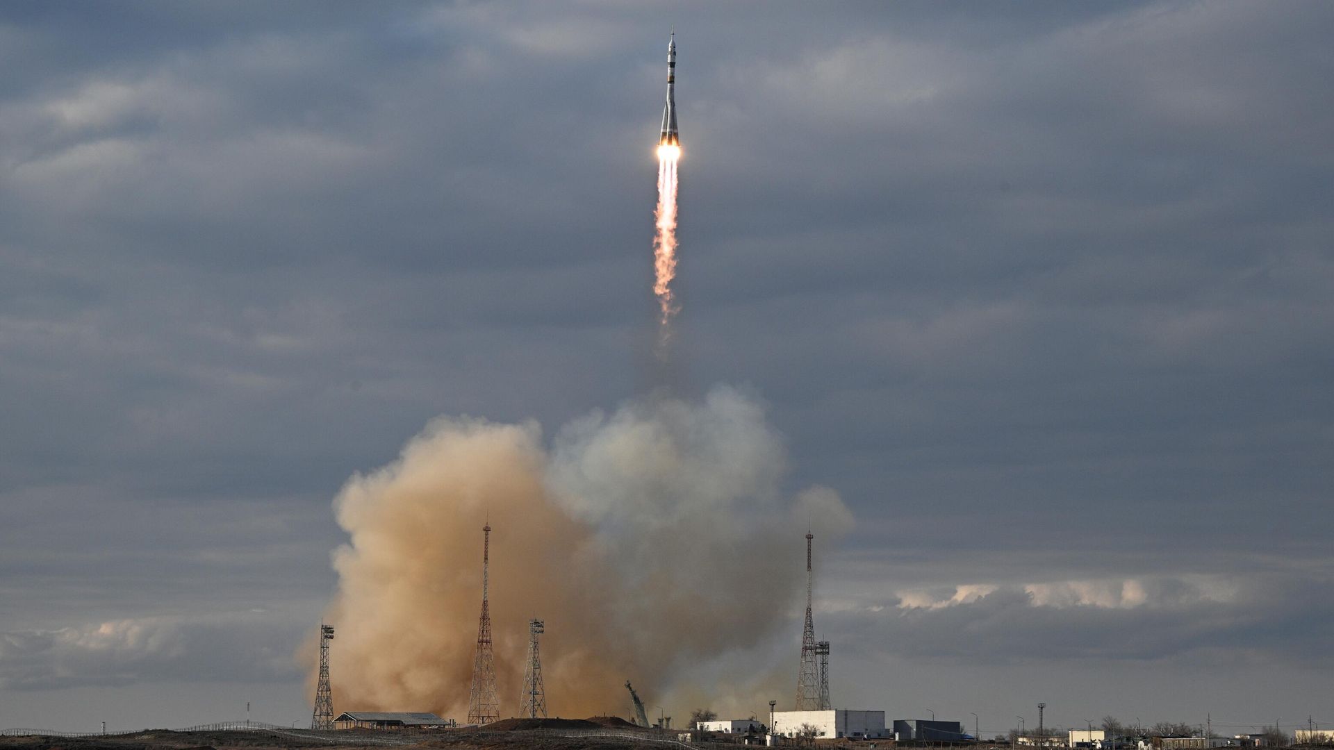 Запуск ракеты-носителя Союз-2.1а с пилотируемым кораблем Союз МС-25 с космодрома Байконур Запуск ракеты-носителя Союз-2.1а с пилотируемым кораблем Союз МС-25 с космодрома Байконур - РИА Новости, 1920, 23.03.2024