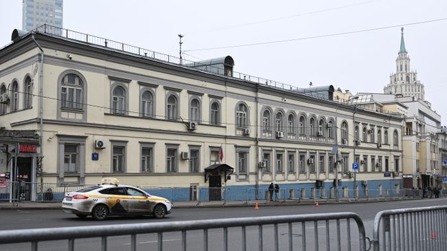 Обстановка у Басманного суда, куда доставят подозреваемых в совершении теракта в Крокус Сити Холле