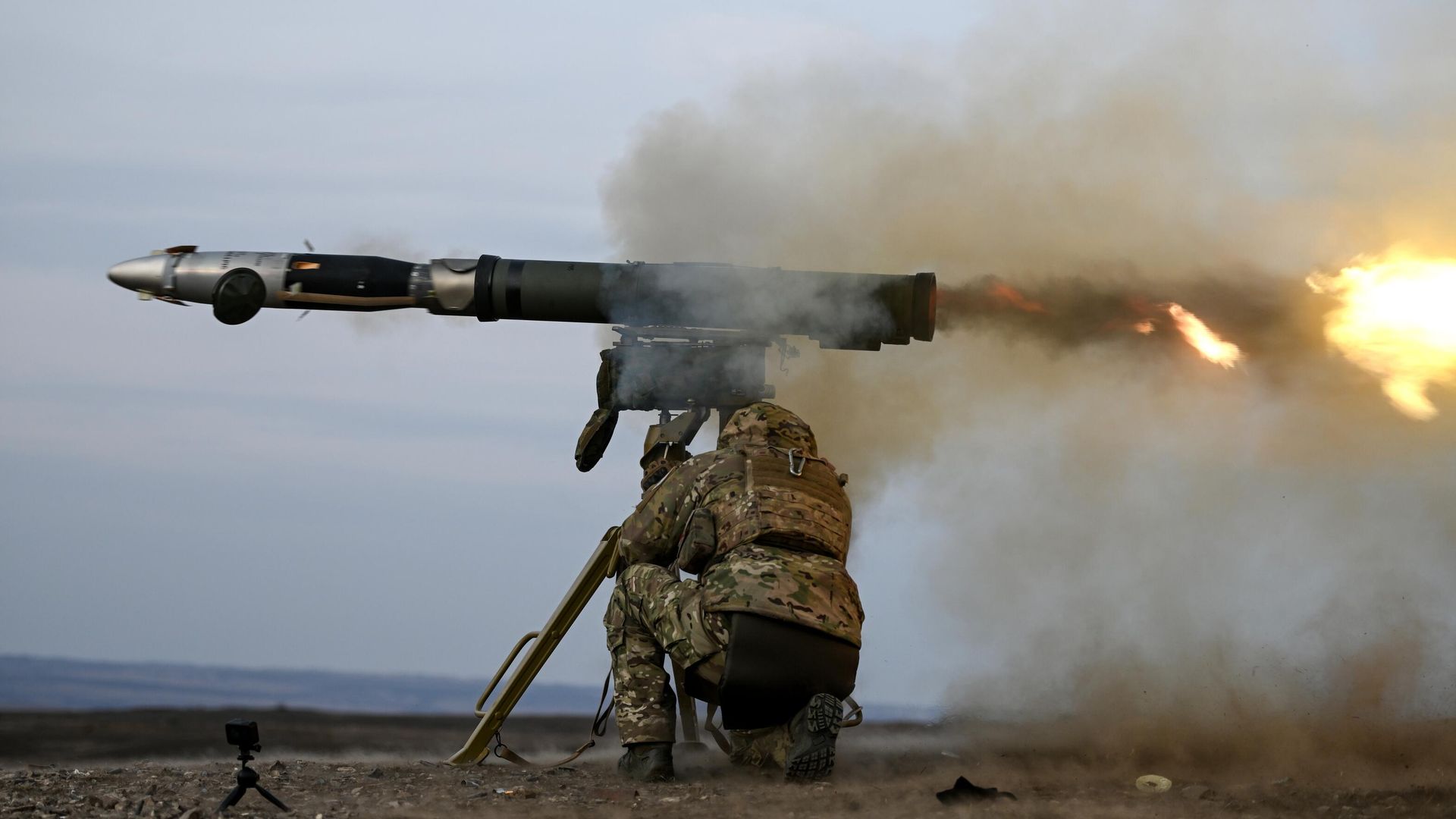 Военнослужащий ВС РФ производит стрельбу из противотанкового ракетного комплекса Военнослужащий ВС РФ производит стрельбу из противотанкового ракетного комплекса - РИА Новости, 1920, 04.04.2024