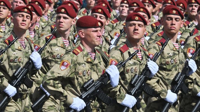 Парадный расчет войск национальной гвардии РФ