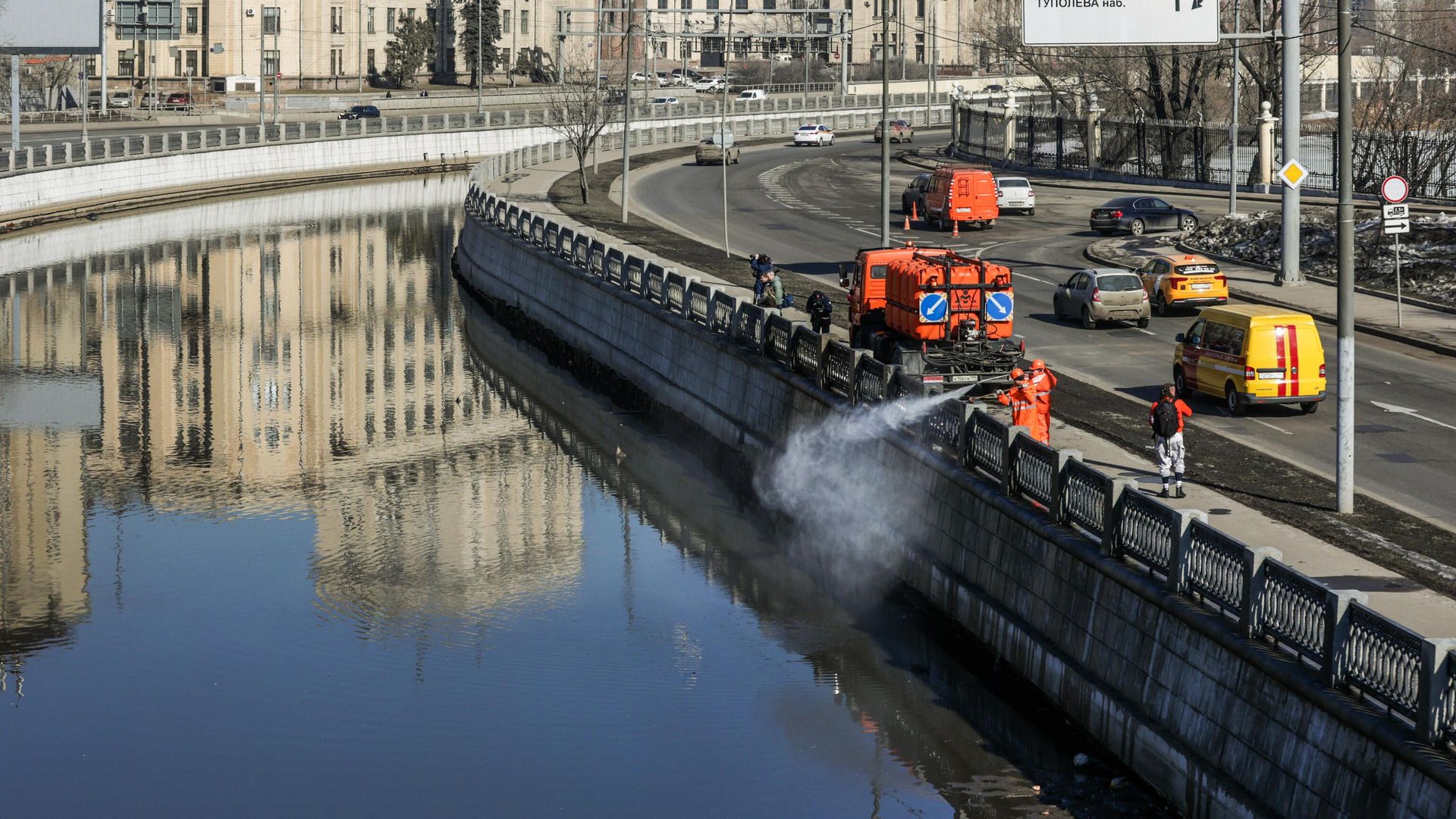 Работы по промывке инженерных сооружений Москвы Работы по промывке инженерных сооружений Москвы - РИА Новости, 1920, 30.09.2026