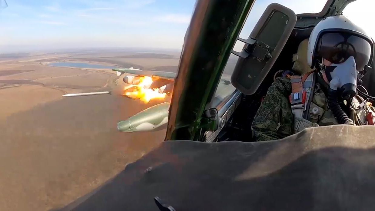 Штурмовик Су-25 наносит удар по подразделениям ВСУ Штурмовик Су-25 наносит удар по подразделениям ВСУ - РИА Новости, 1920, 02.04.2024