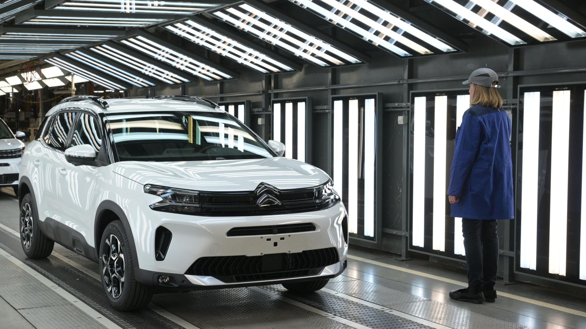 Серийное производство автомобилей Citroen C5 Aircross началось на заводе ПСМА Рус в Калуге Серийное производство автомобилей Citroen C5 Aircross началось на заводе ПСМА Рус в Калуге - РИА Новости, 1920, 27.03.2024